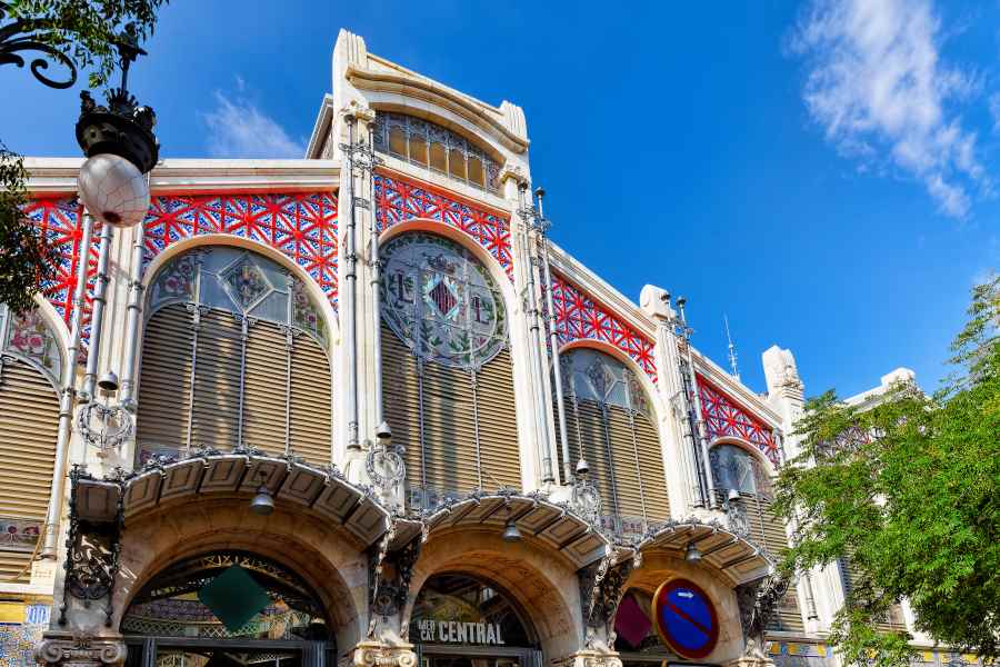 de wijk el carmen in valencia - mercado central