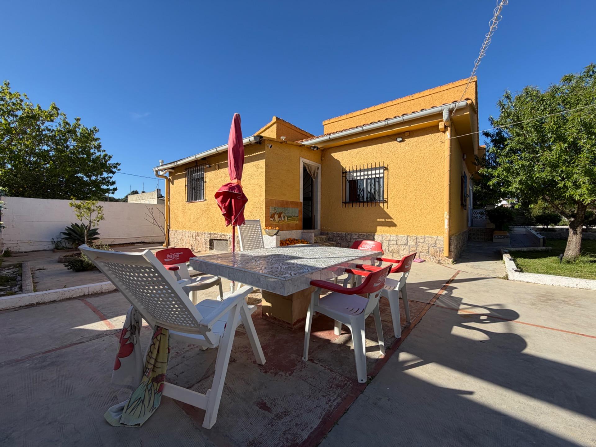 Villa te koop in Lliria