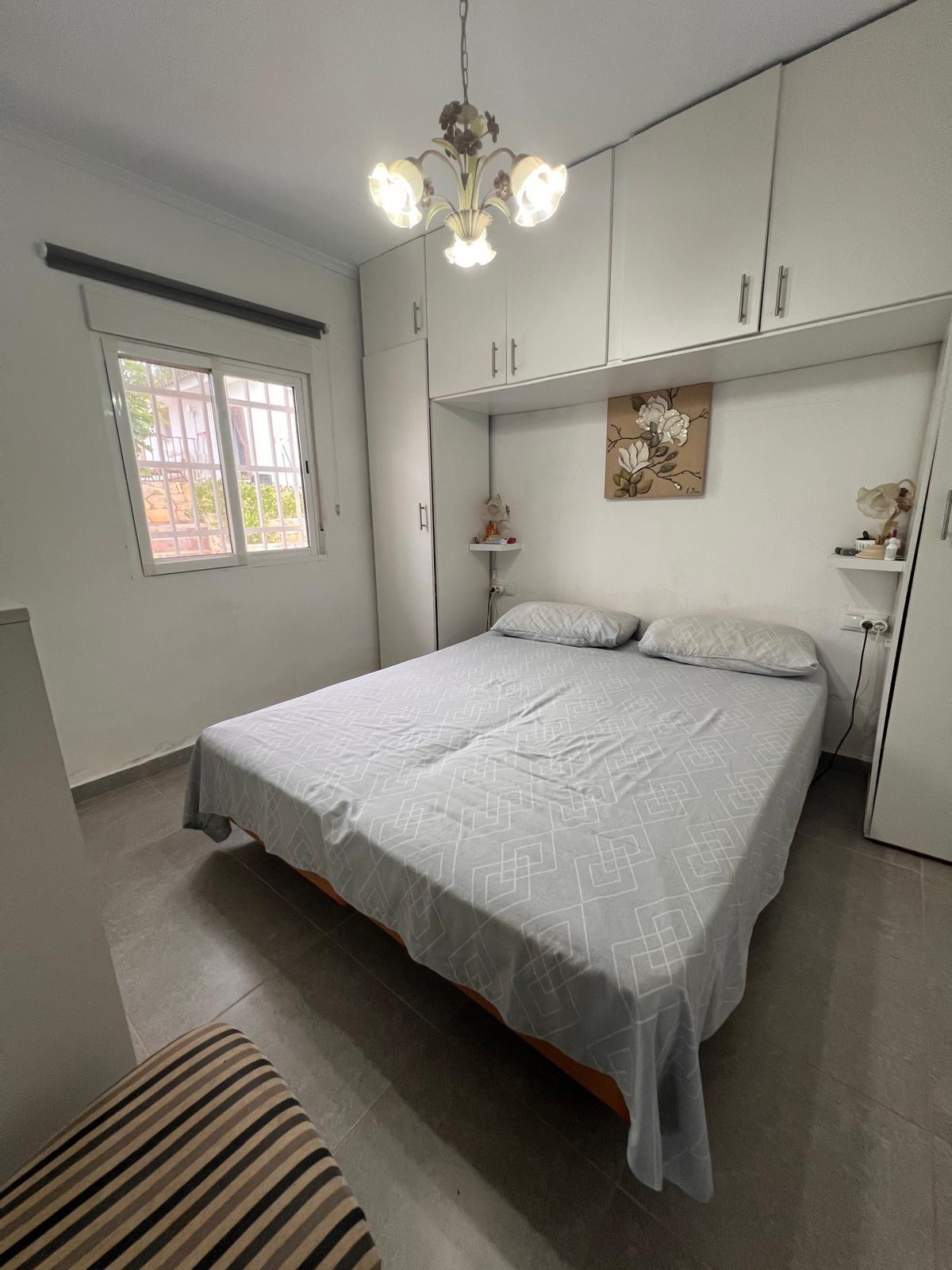 Gerenoveerde villa met bergpanorama en gastenverblijf in Llíria