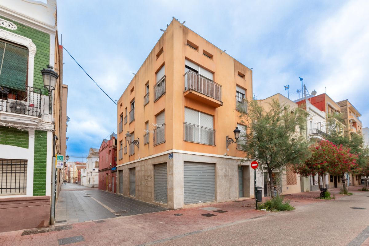 Duplex appartement vlakbij zee te koop in Valencia, Cabanyal