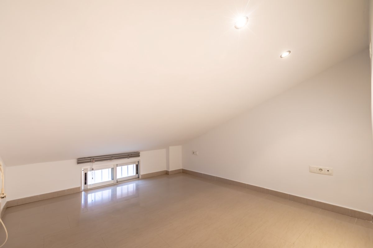 Duplex appartement vlakbij zee te koop in Valencia, Cabanyal