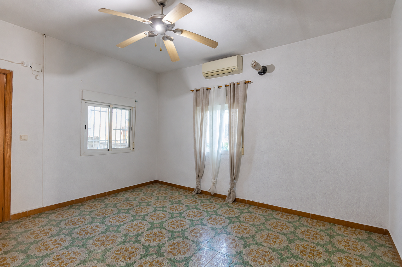 Villa te koop in Riba-Roja de Túria
