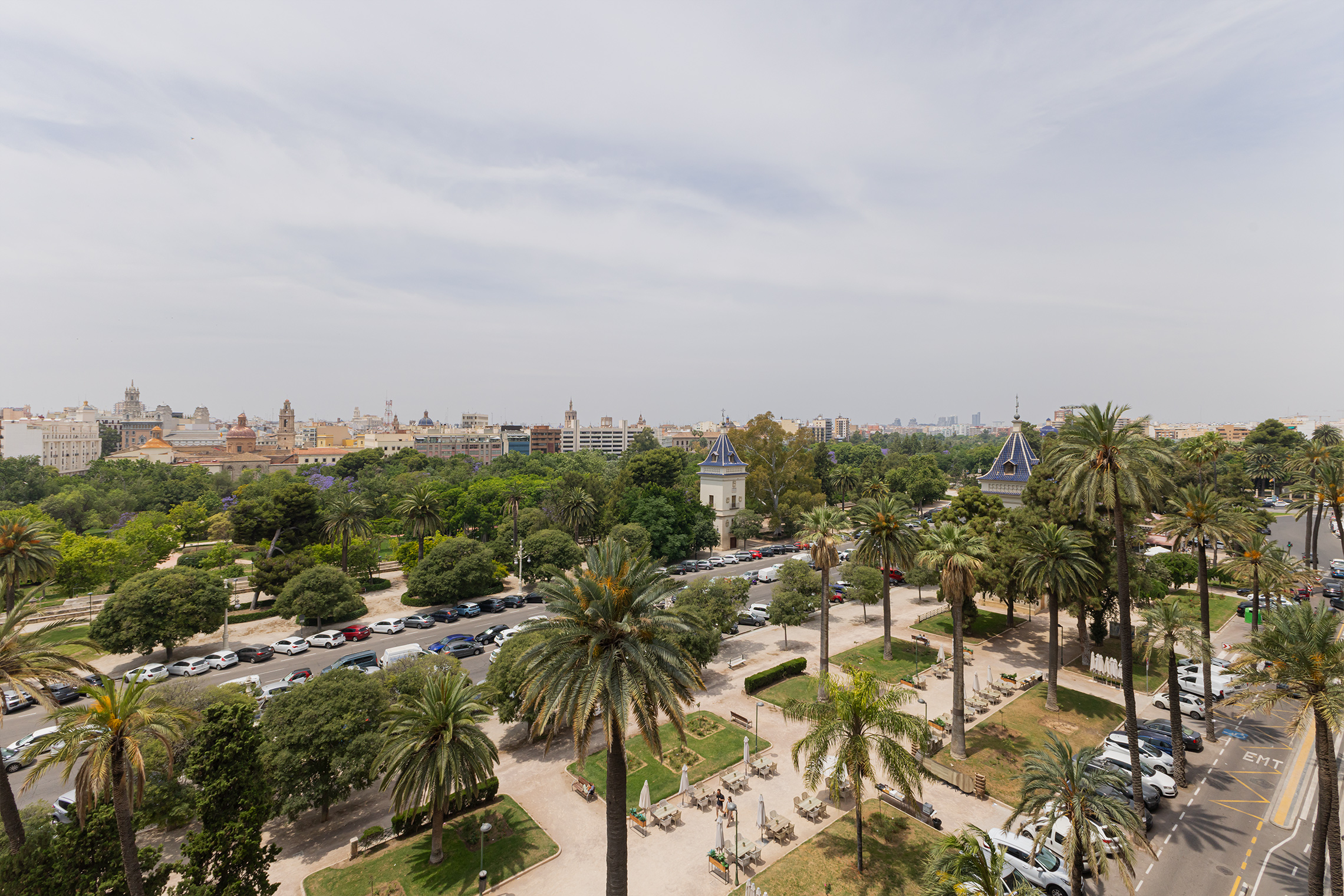 Heerlijk appartement met uitzicht op Paseo de la Alameda in Valencia