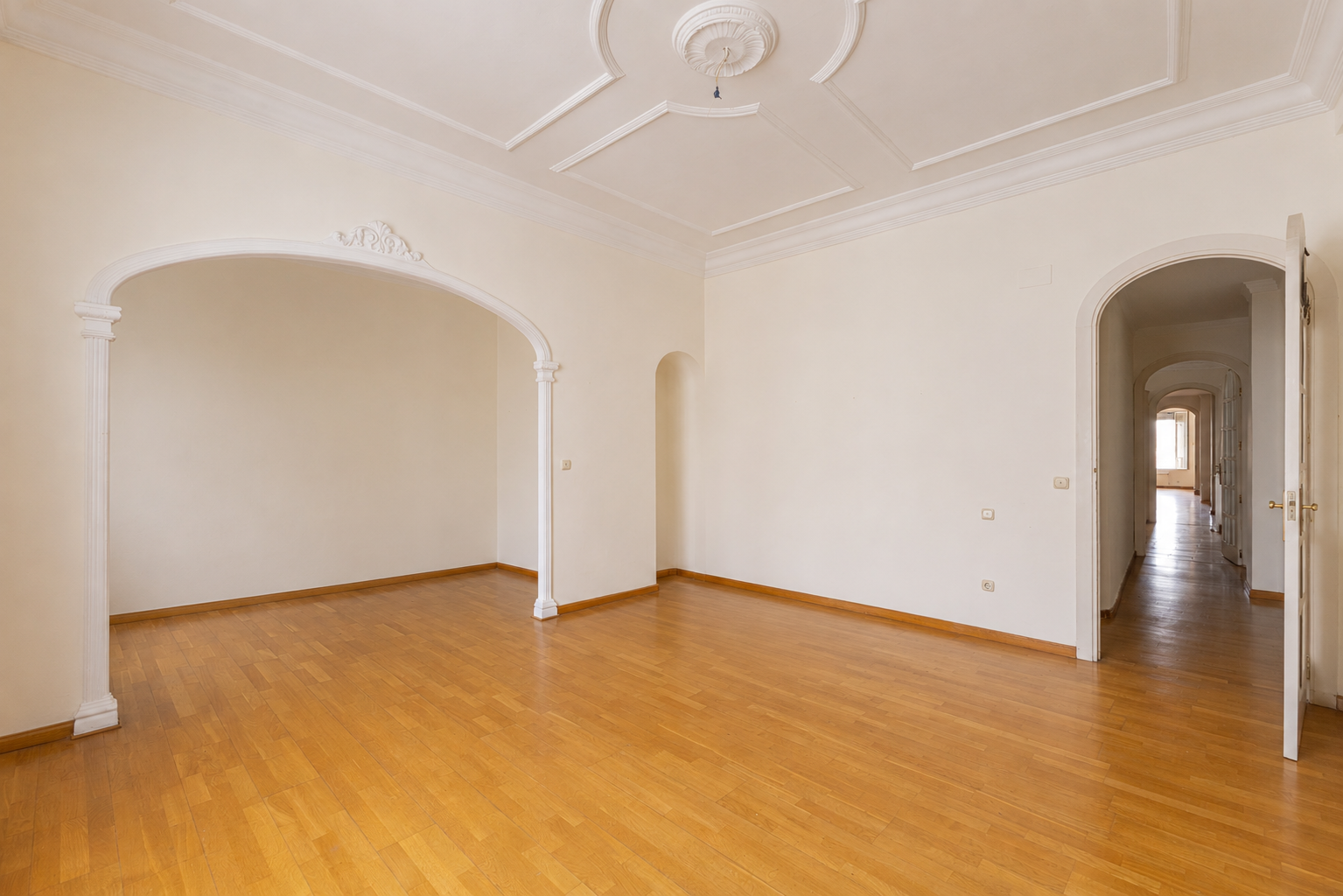 Heerlijk appartement met uitzicht op Paseo de la Alameda in Valencia