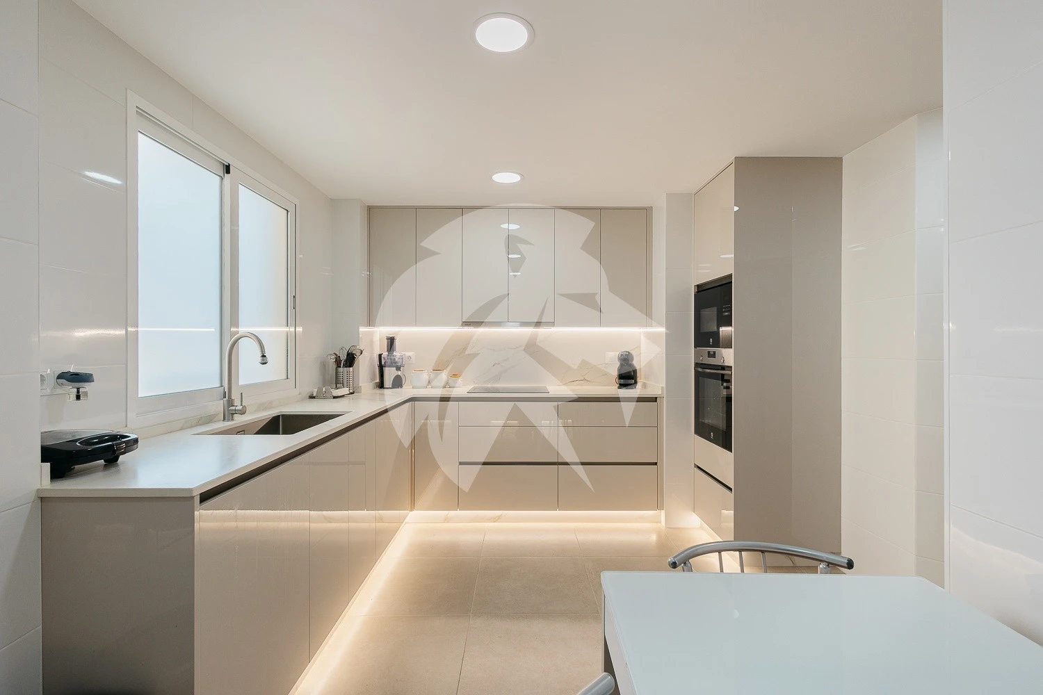 Licht driekamer appartement in populaire wijk Ruzafa