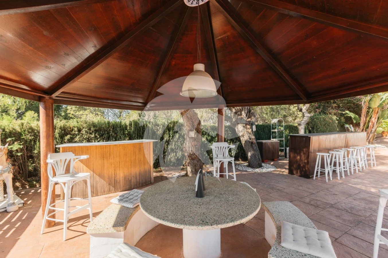 Karaktervolle villa met gastenverblijf en spectaculaire buitenruimte in San Antonio de Benageber