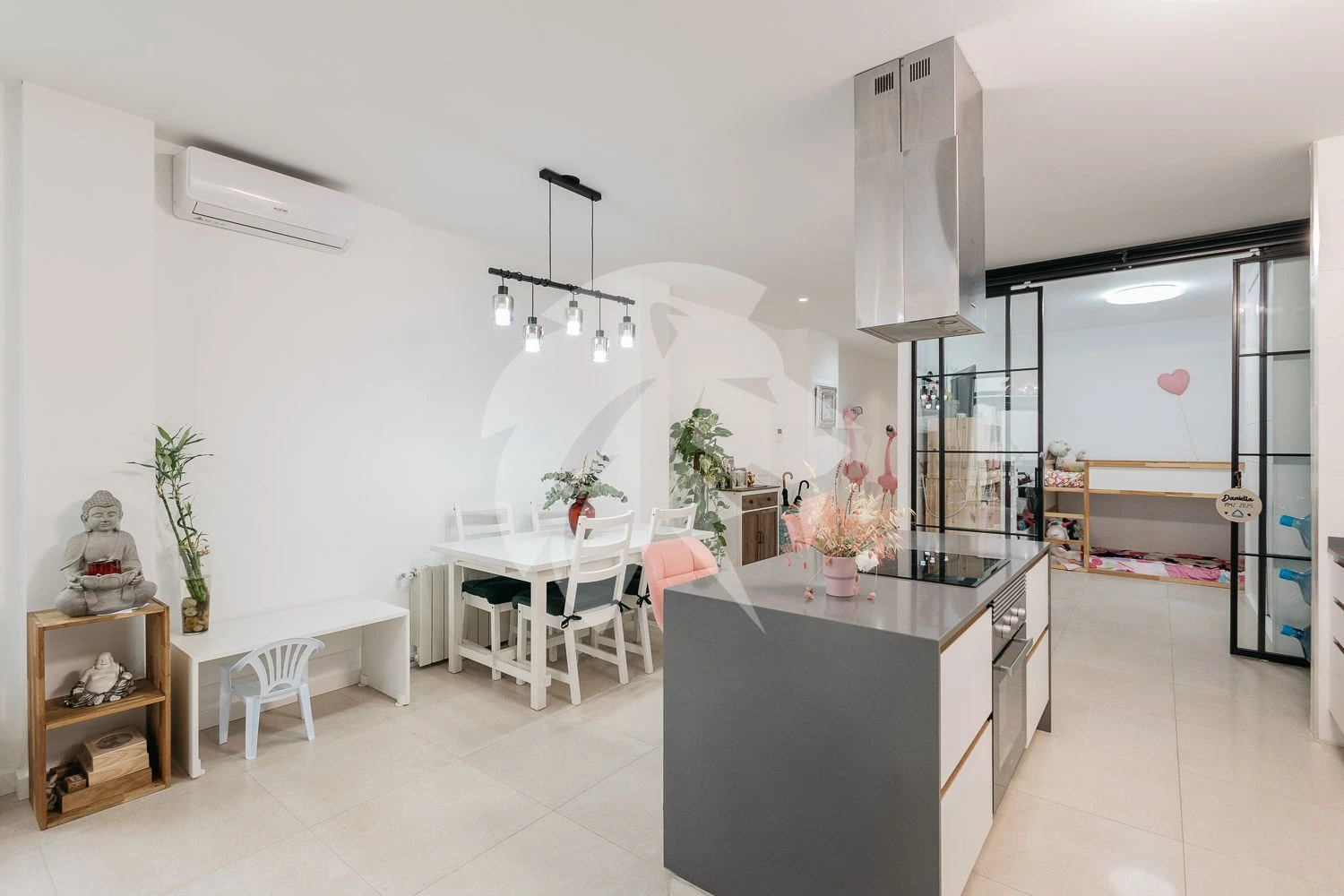 Property te koop in De Jacint Labaila