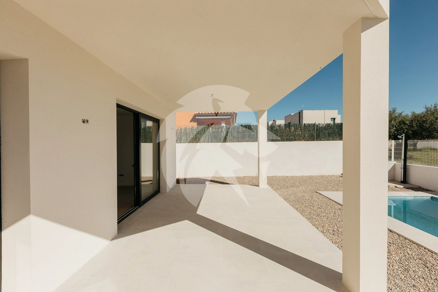 Gloednieuwe halfvrijstaande villa met privé zwembad in La Pobla de Vallbona