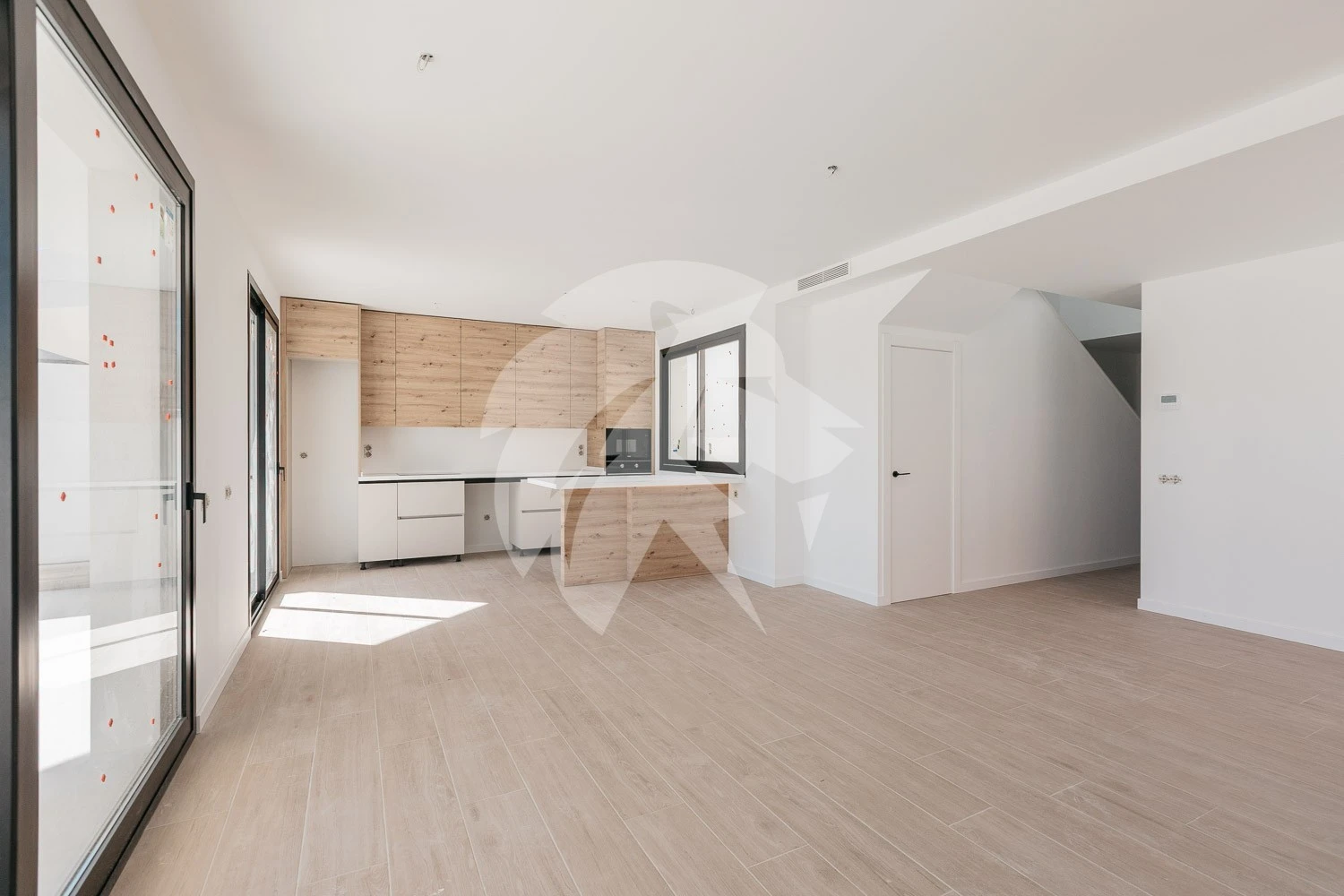 Gloednieuwe halfvrijstaande villa met privé zwembad in La Pobla de Vallbona