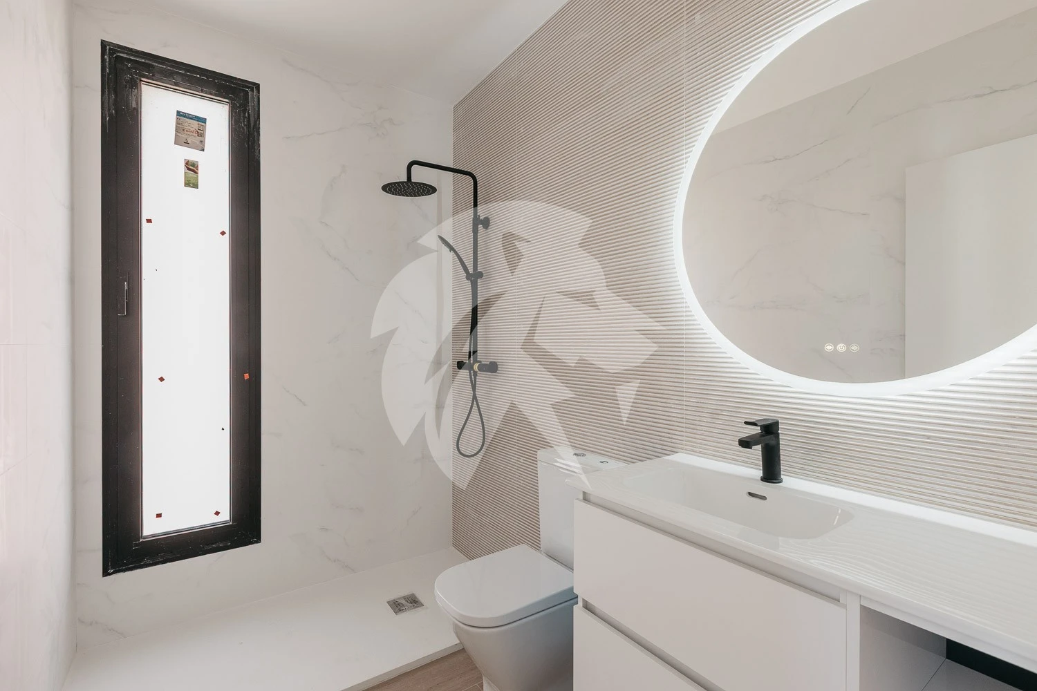 Gloednieuwe halfvrijstaande villa met privé zwembad in La Pobla de Vallbona