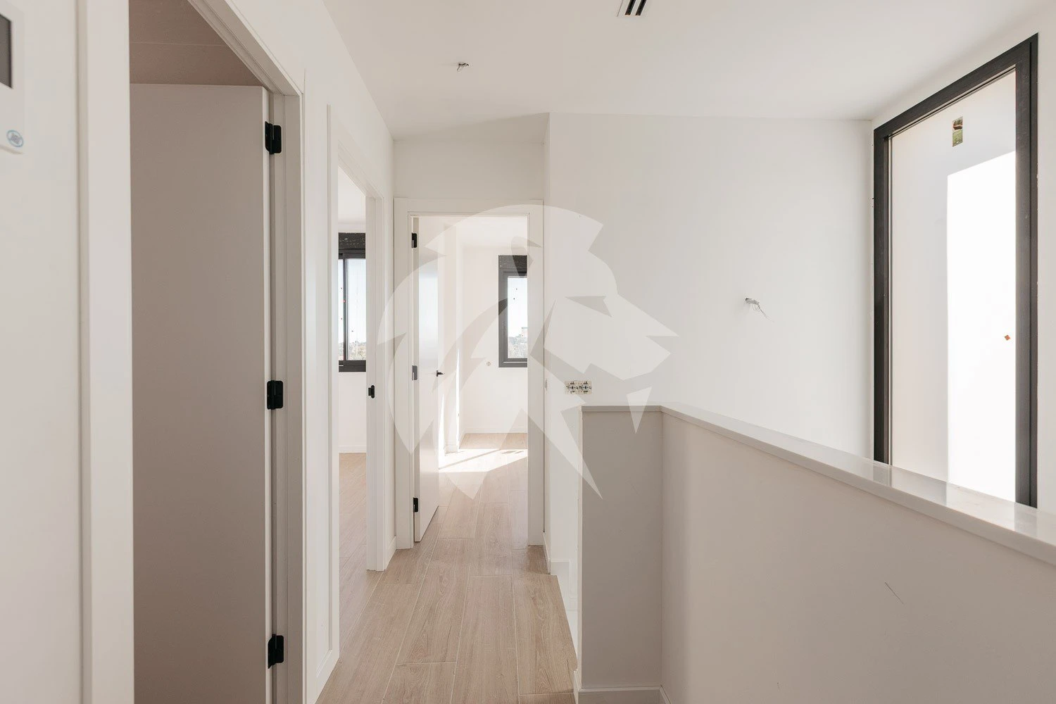 Gloednieuwe halfvrijstaande villa met privé zwembad in La Pobla de Vallbona