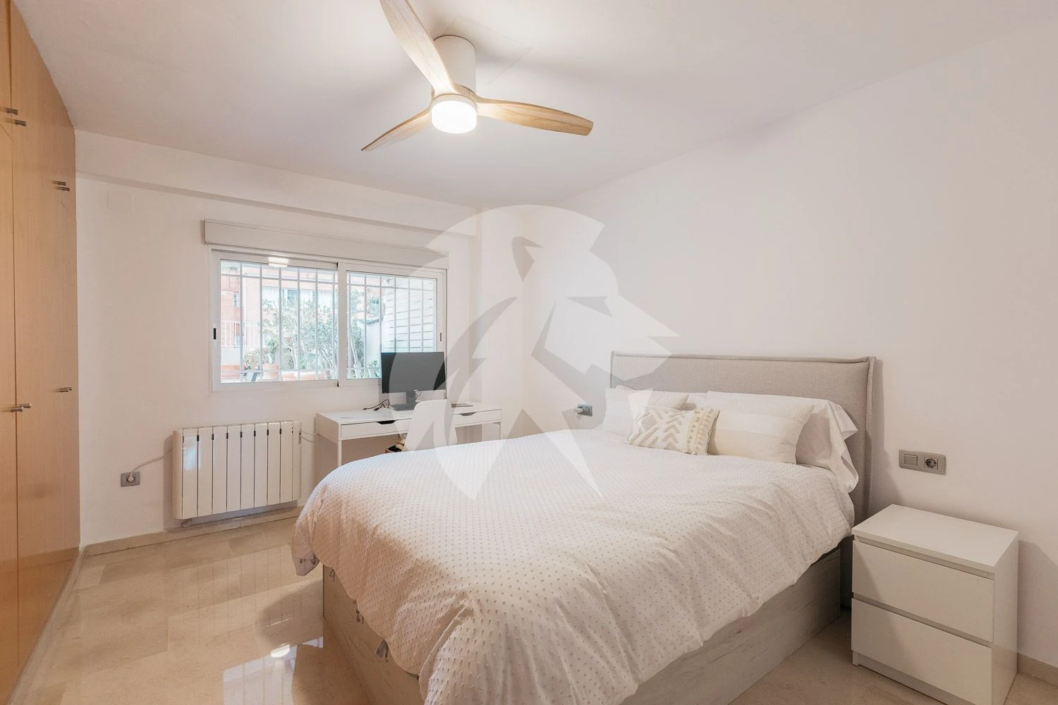Ruim appartement met zuidoriëntatie in Extramurs – Valencia