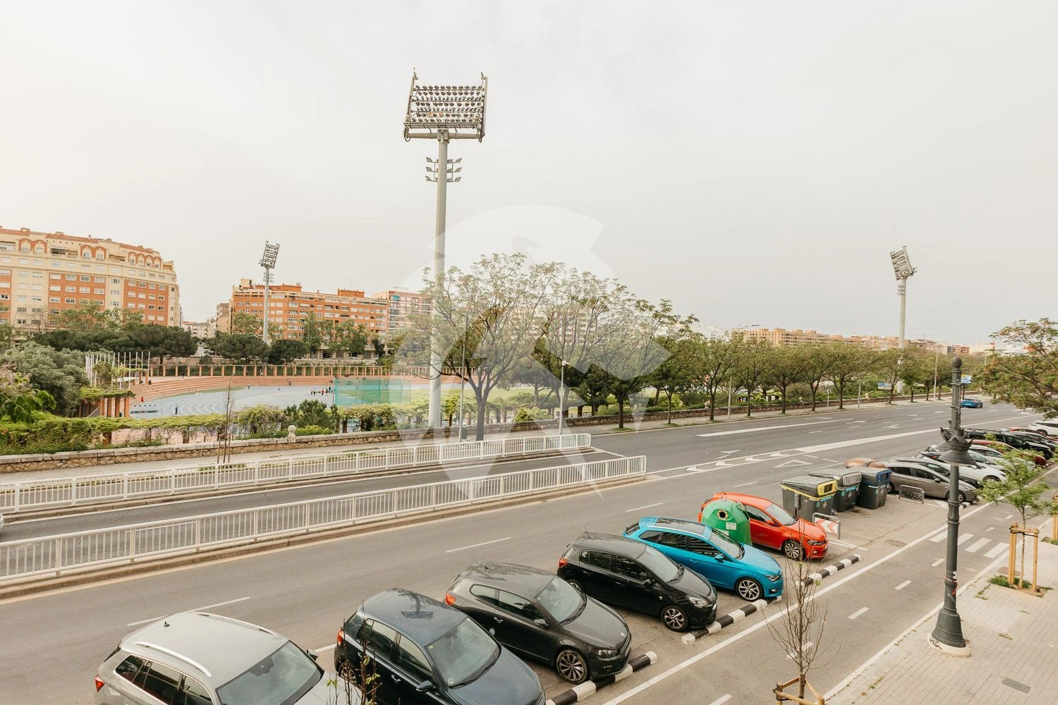 Ruim appartement met zuidoriëntatie in Extramurs – Valencia