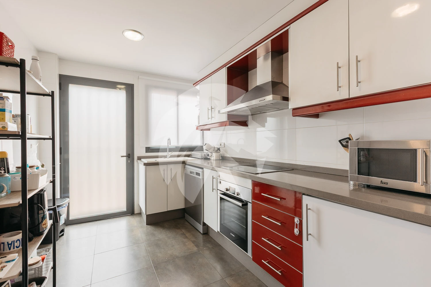 Vrijstaande villa met garage in La Pobla de Vallbona