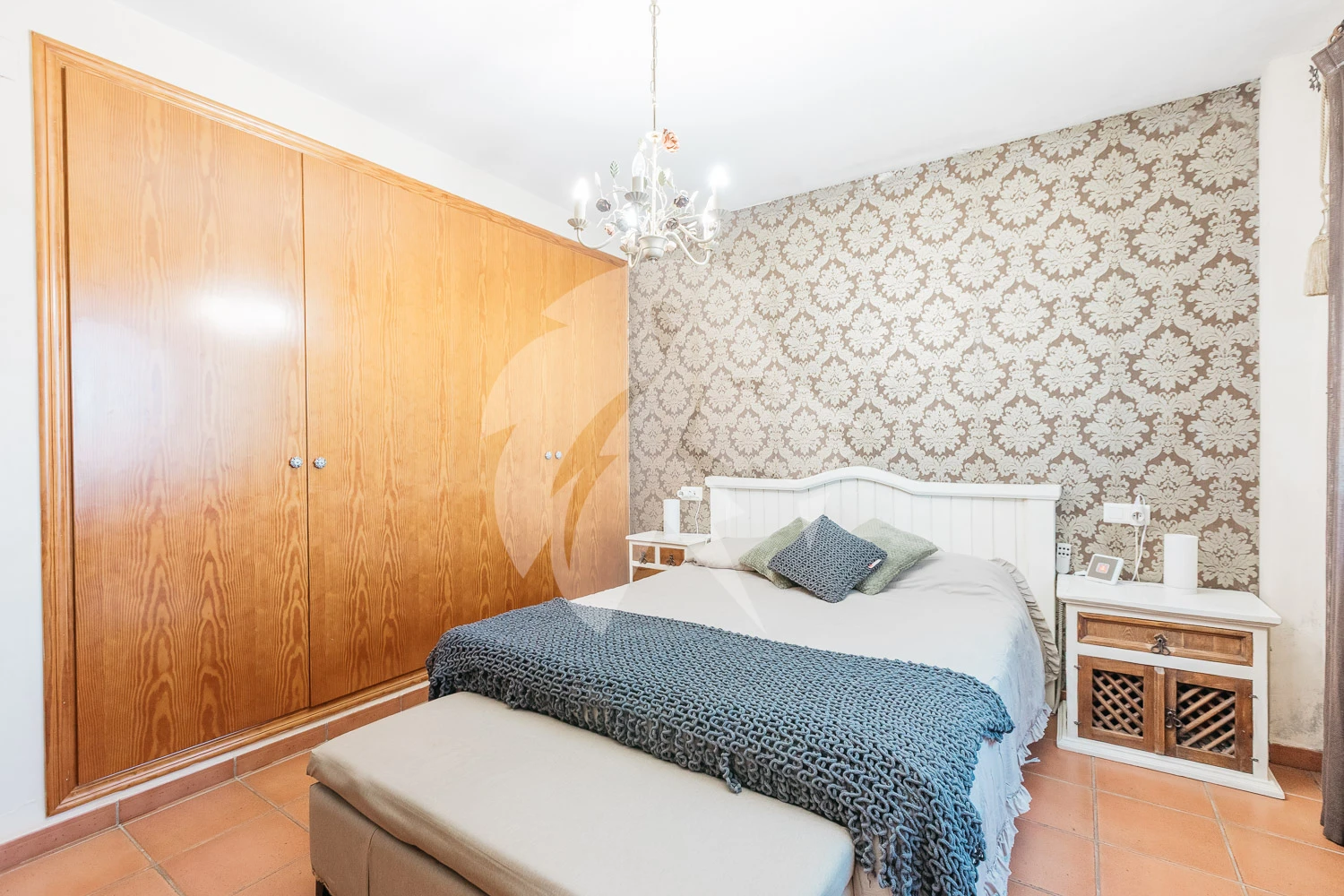 Luxe vrijstaande villa met gastenverblijf en vrij uitzicht in Alberic