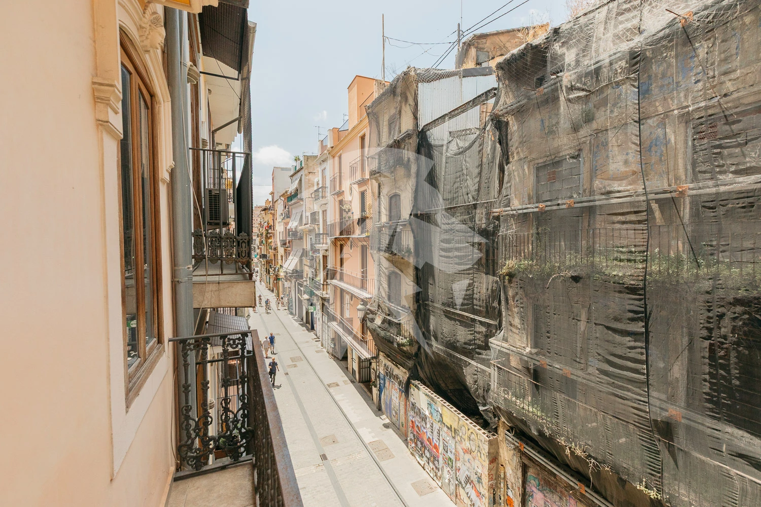 Authentiek appartement met balkon en terras in centrum Valencia