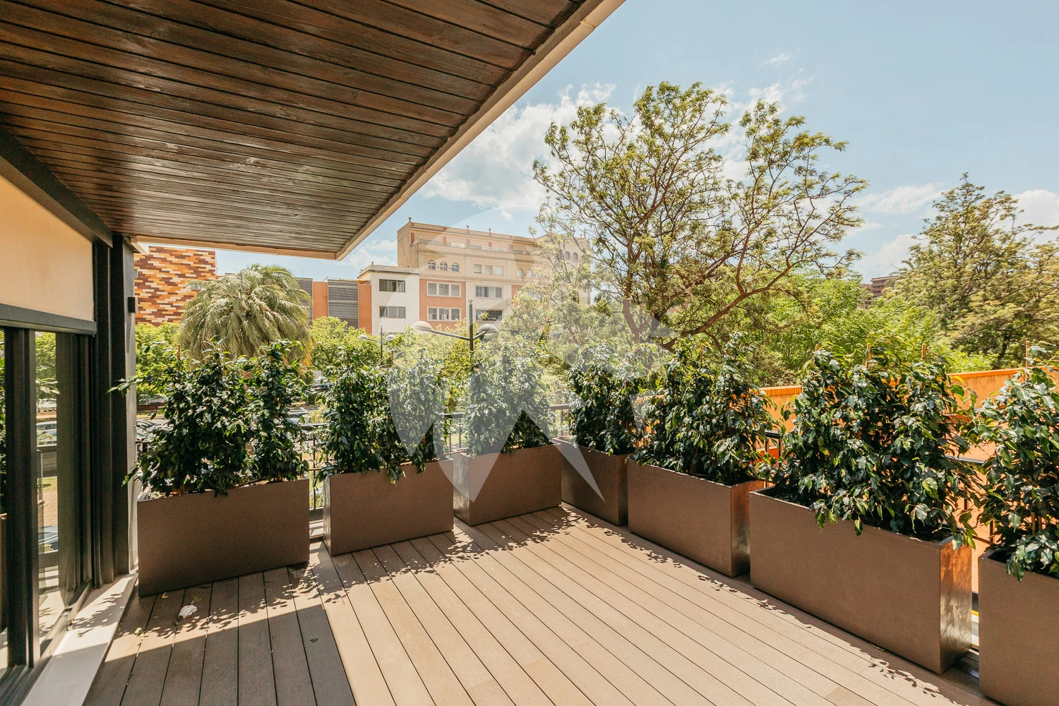 Volledig gerenoveerd appartement met twee terrassen in Valencia centrum