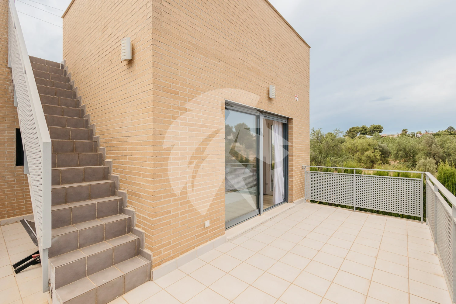 Ruime geschakelde woning met gemeenschappelijk zwembad in Pobla de Vallbona
