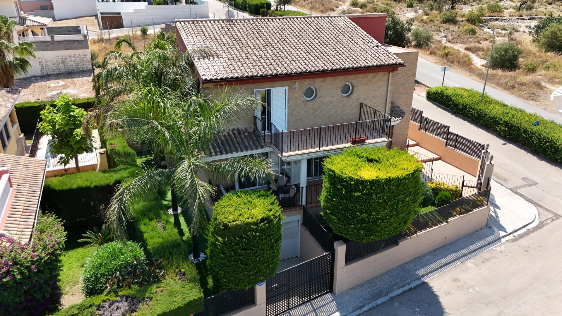 Villa te koop in Riba – Roja de Turia