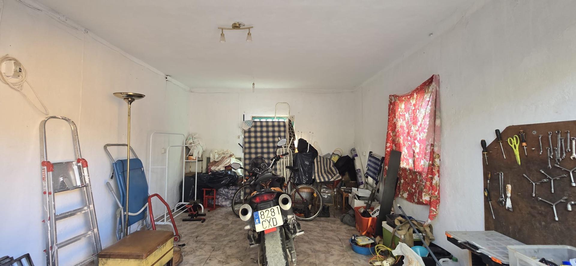 Villa te koop in Lliria