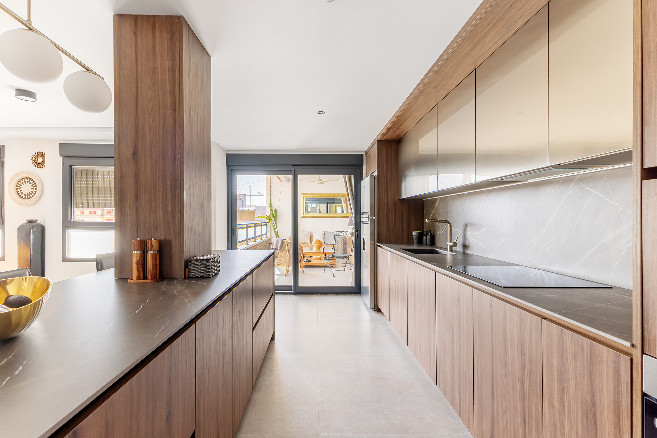 Gerenoveerd appartement met terras te koop in Picanya