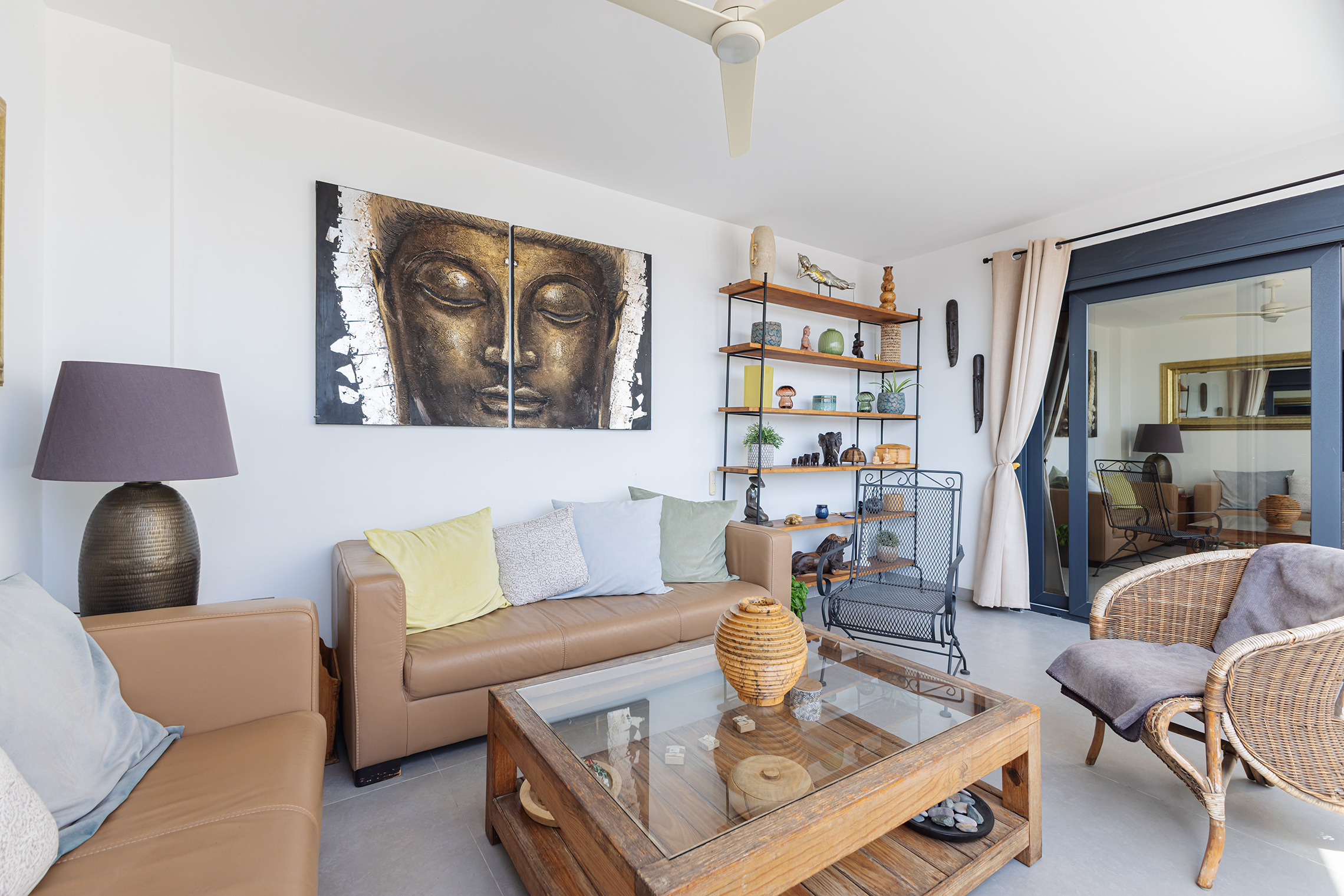 Gerenoveerd appartement met terras te koop in Picanya