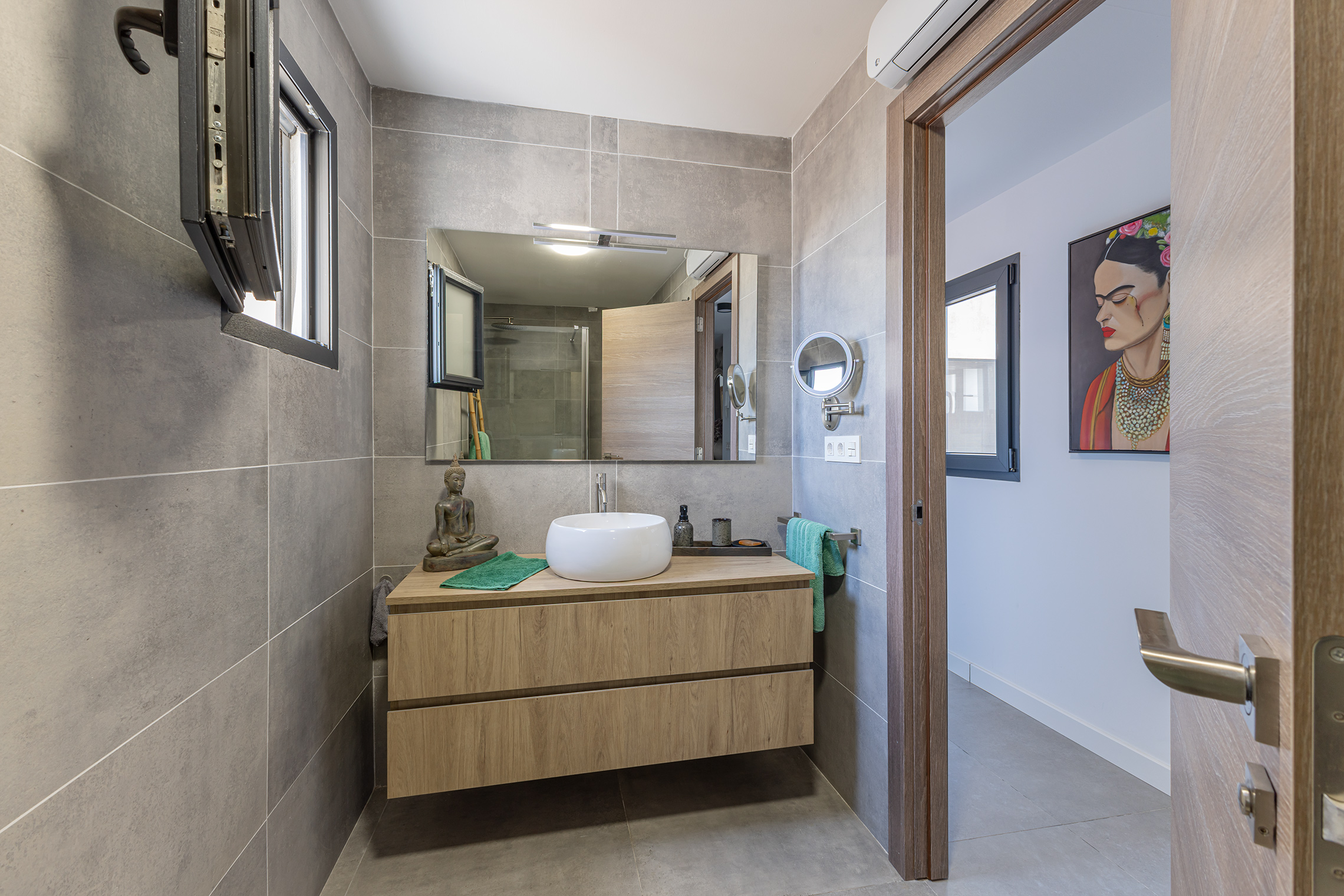 Gerenoveerd appartement met terras te koop in Picanya