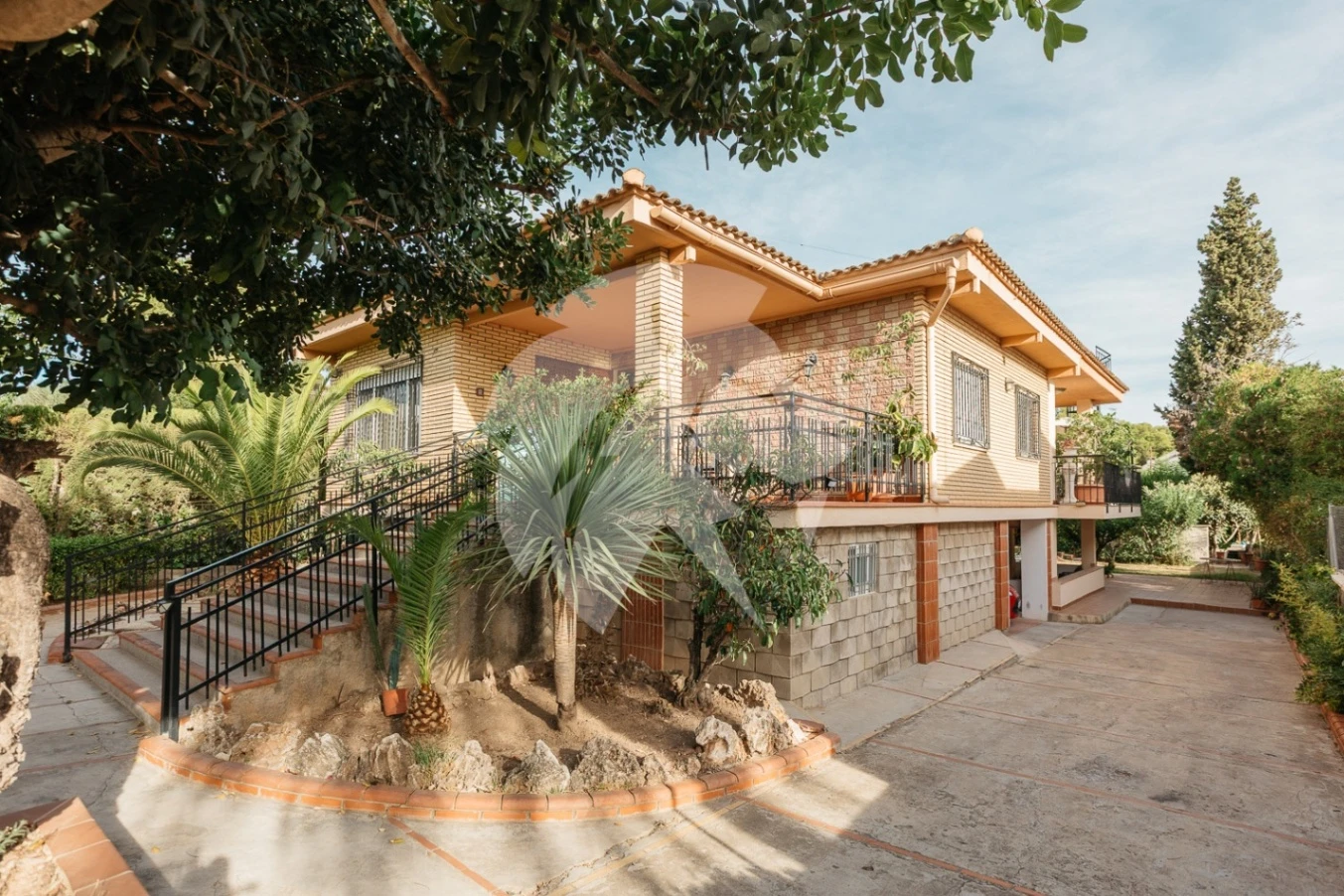 Villa met zwembad te koop in La Cañada – Paterna