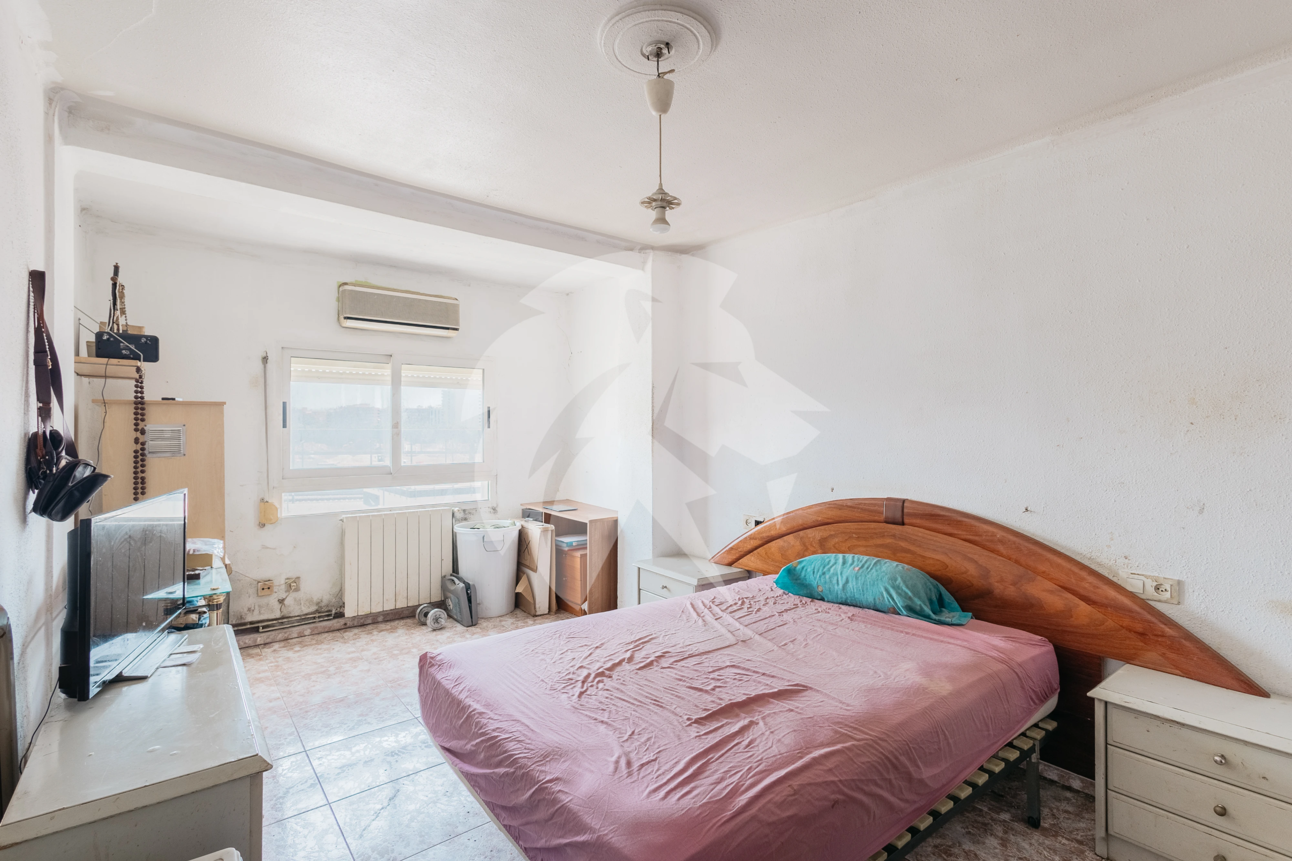 Licht appartement te renoveren in Valencia