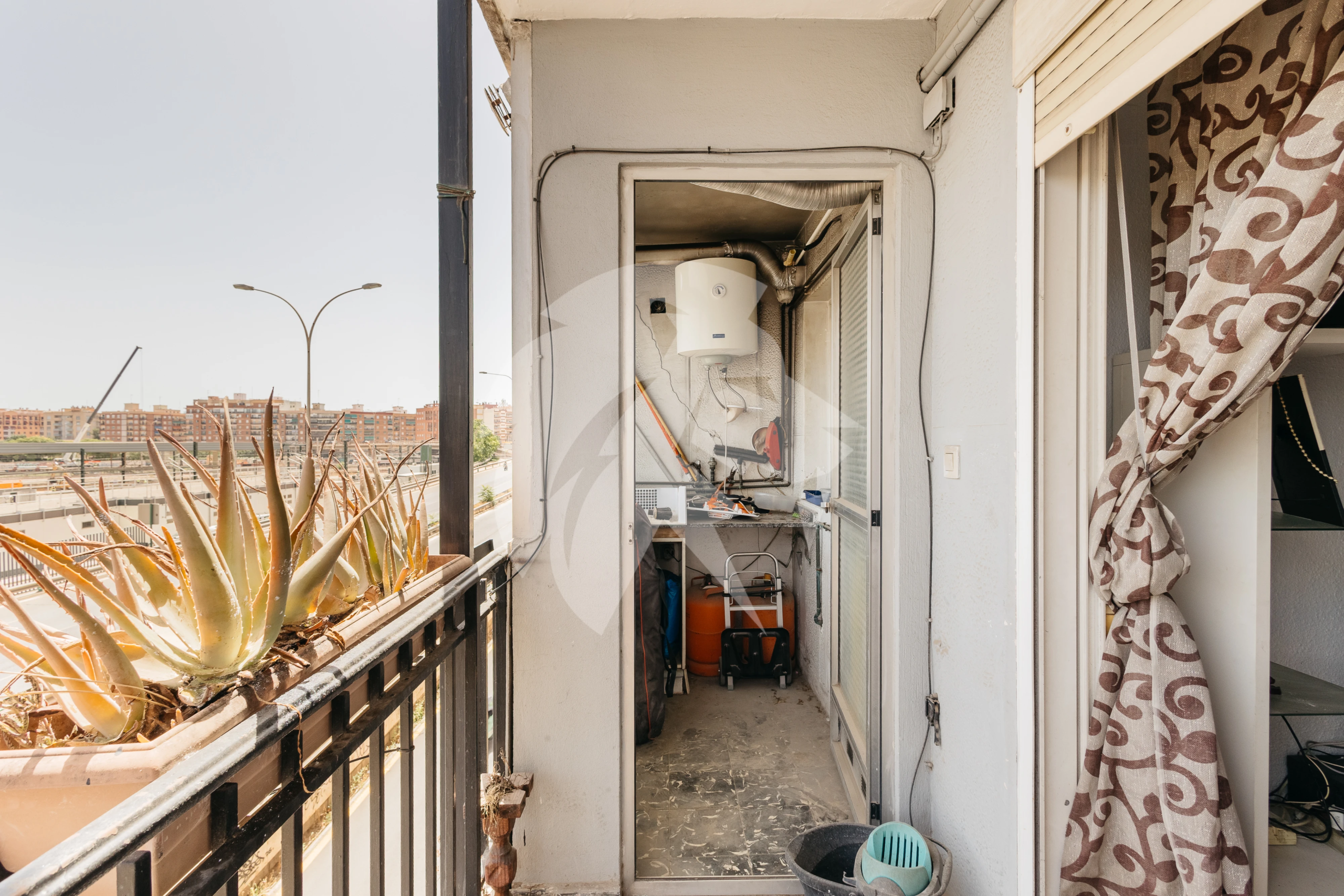Licht appartement te renoveren in Valencia