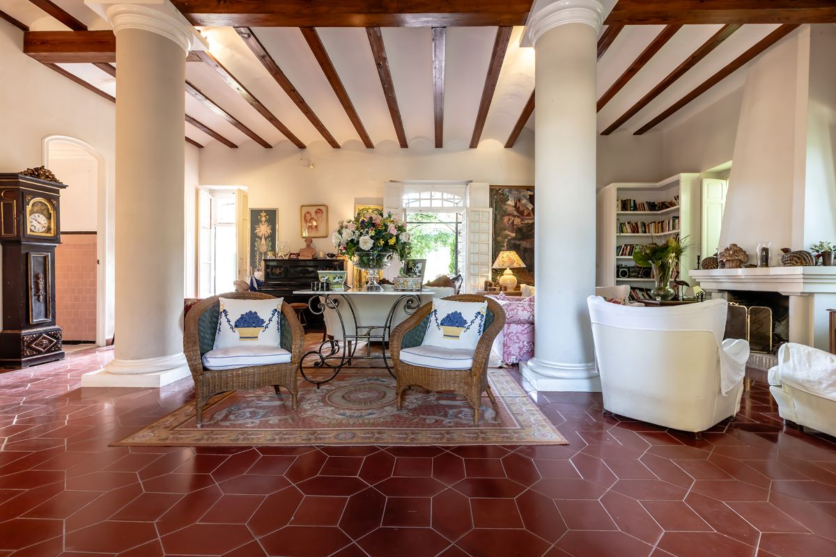 Unieke villa met zwembad te koop in Naquera