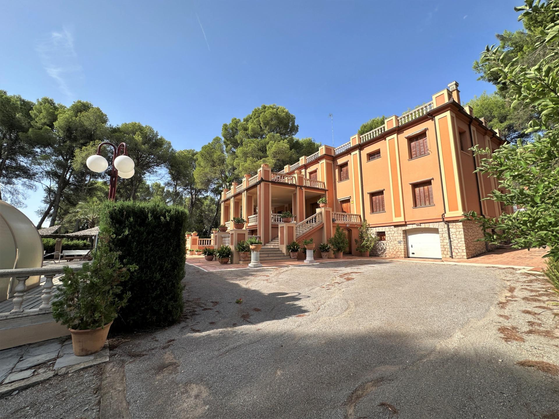 Villa te koop in Naquera