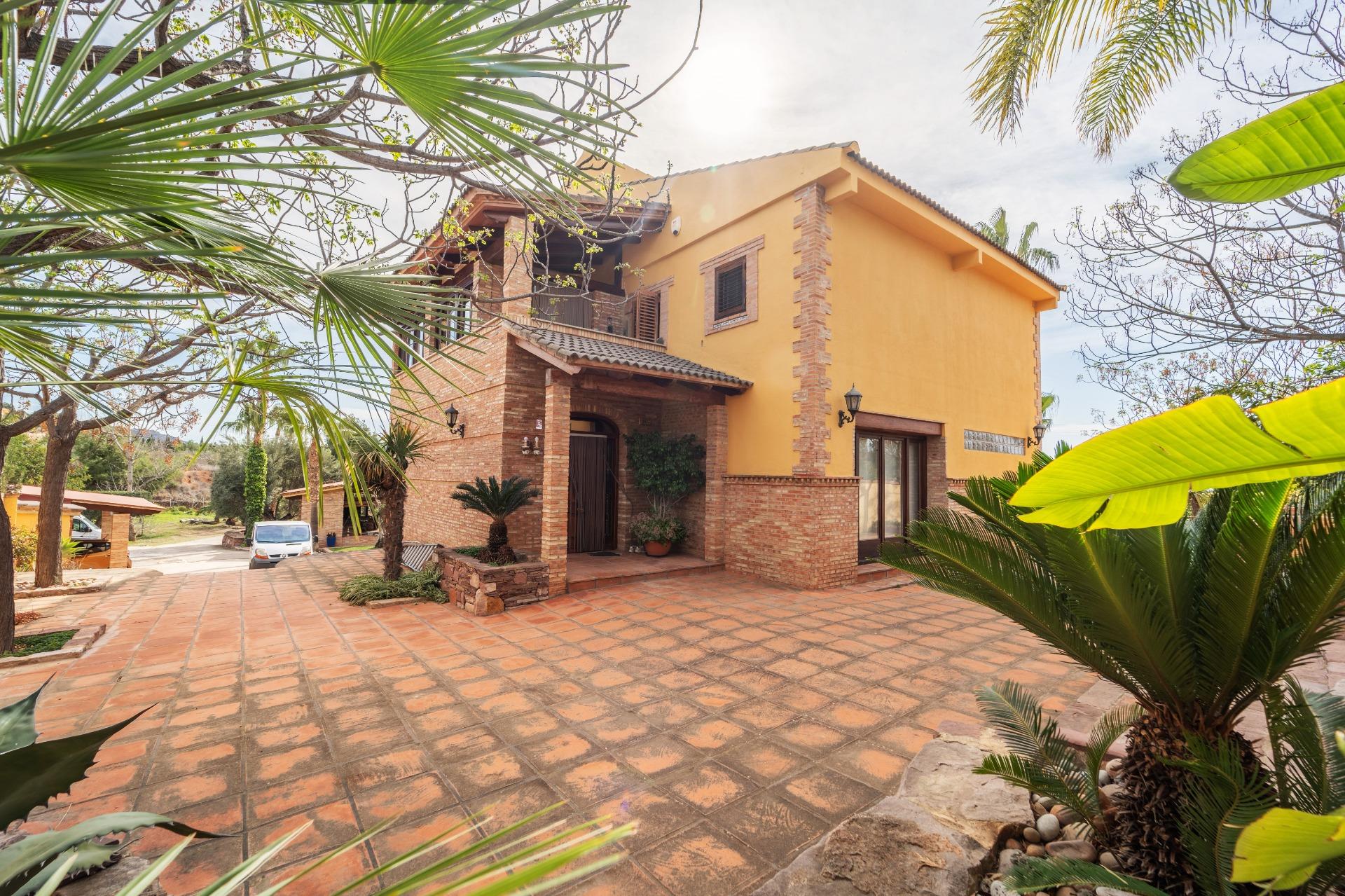 Villa te koop in Naquera