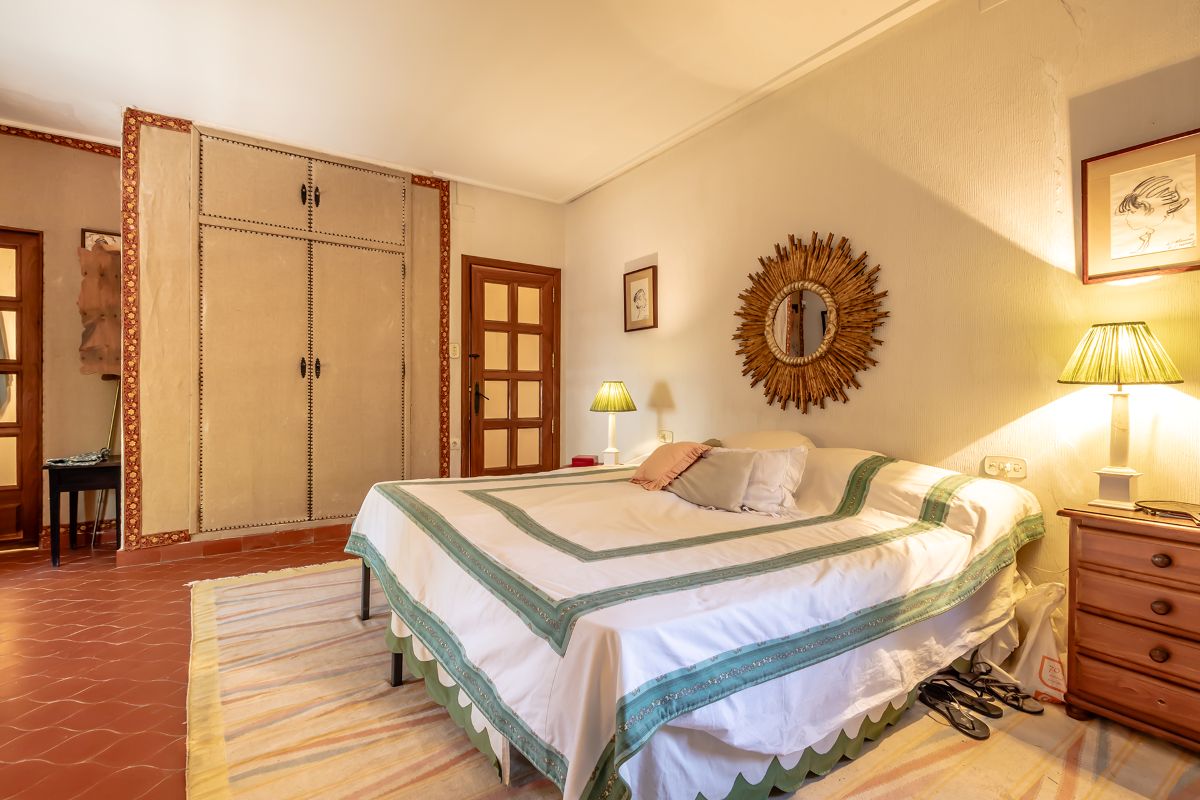 Unieke villa met zwembad te koop in Naquera