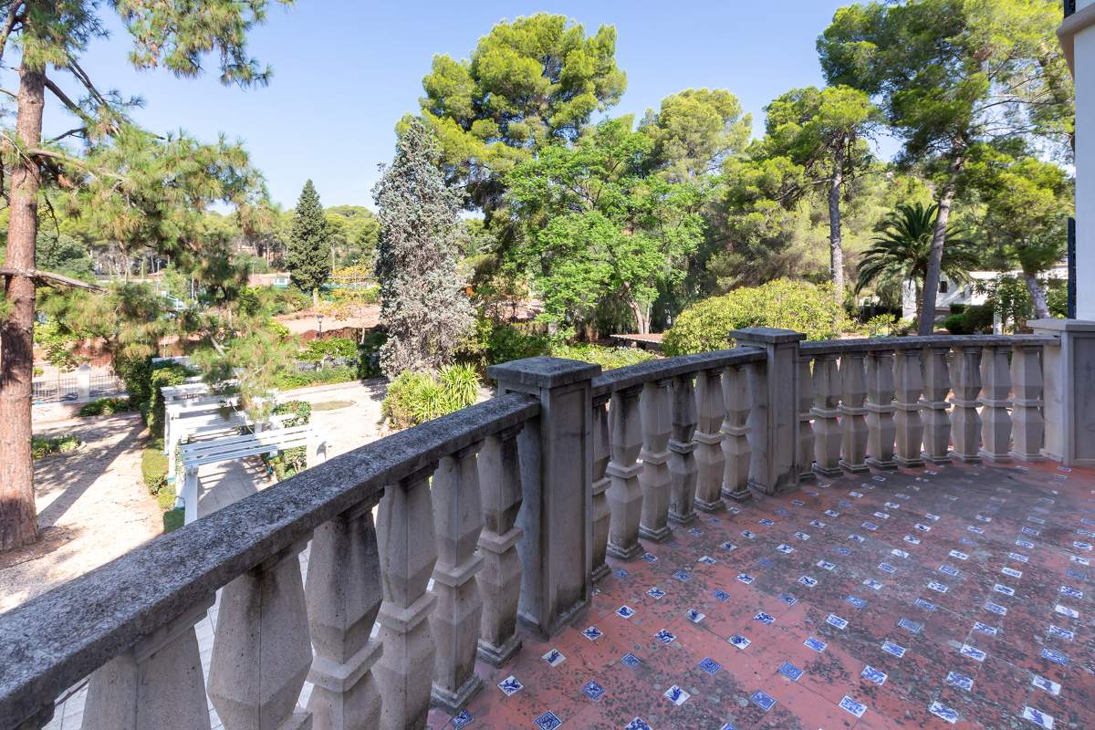 Unieke villa met zwembad te koop in Naquera