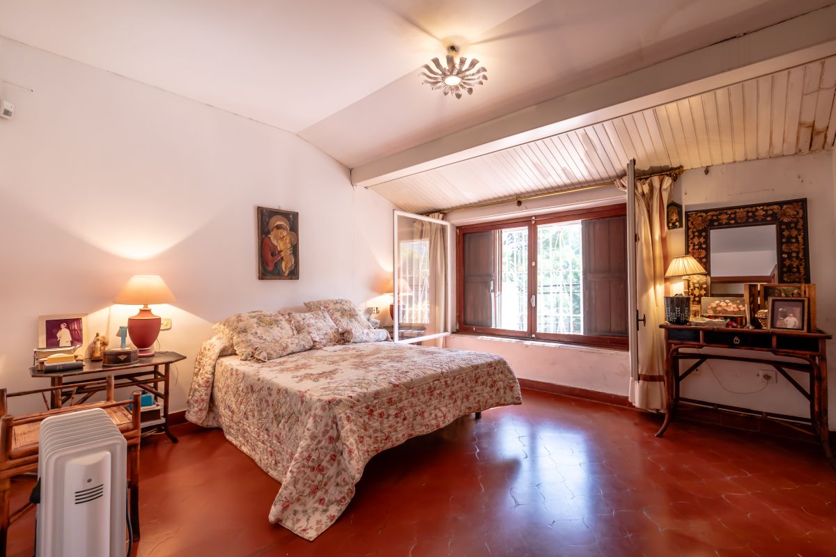 Unieke villa met zwembad te koop in Naquera