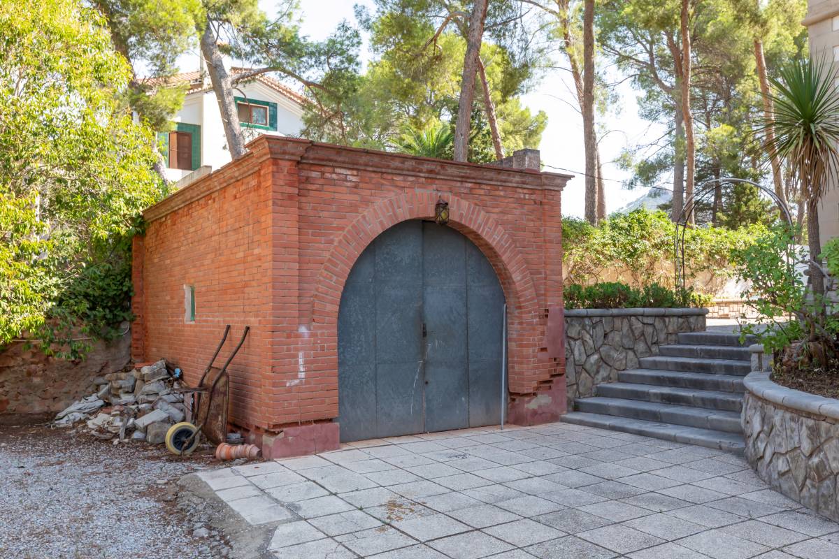 Unieke villa met zwembad te koop in Naquera