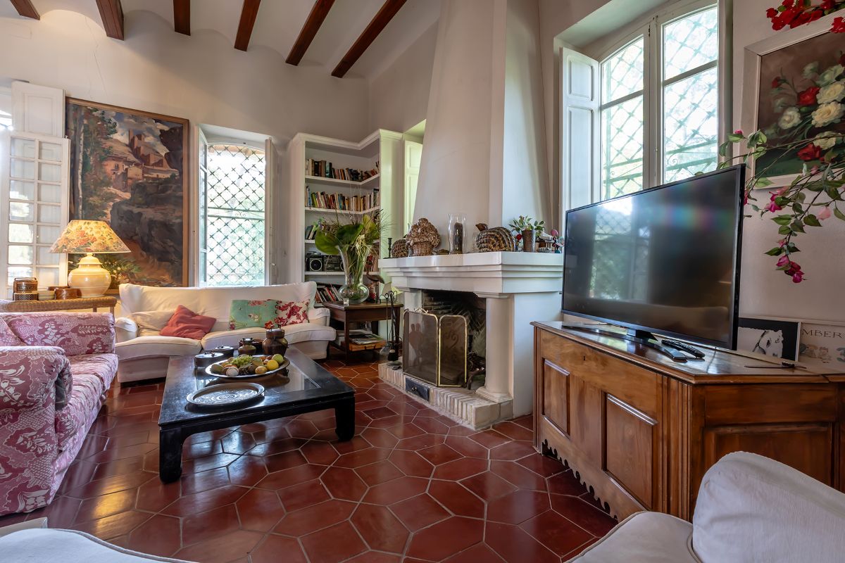 Unieke villa met zwembad te koop in Naquera