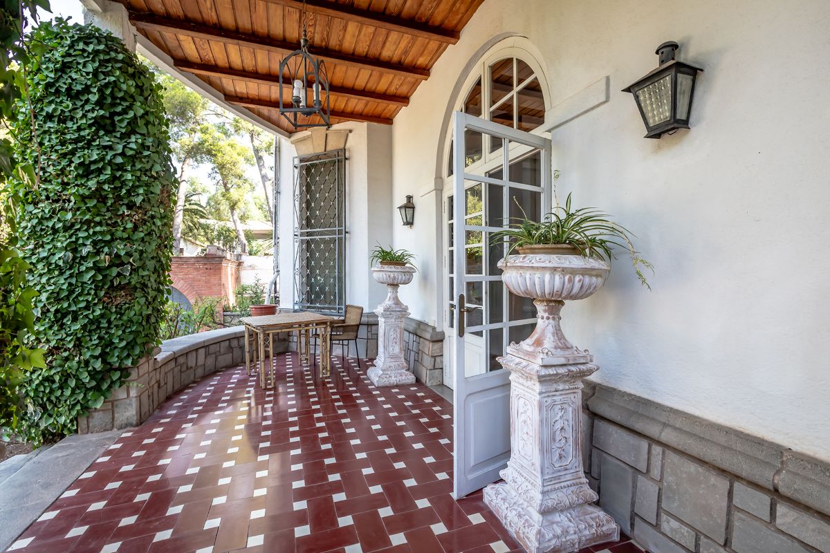 Unieke villa met zwembad te koop in Naquera
