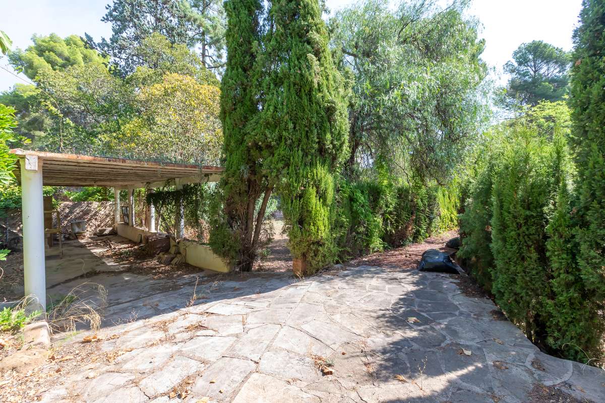 Unieke villa met zwembad te koop in Naquera