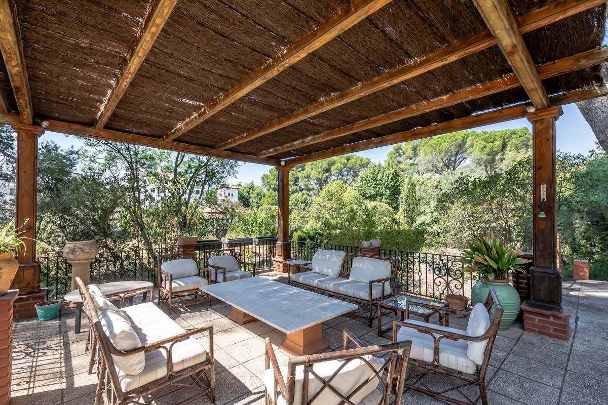 Unieke villa met zwembad te koop in Naquera