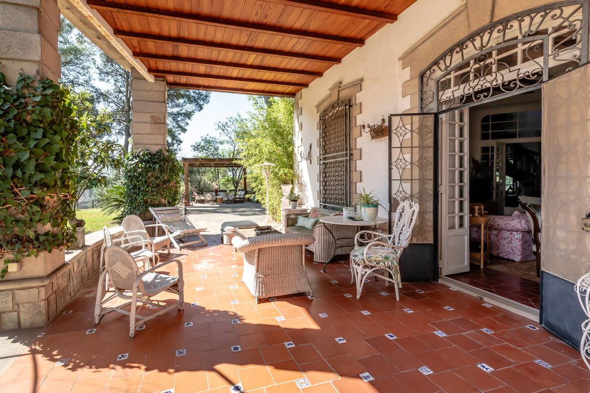 Unieke villa met zwembad te koop in Naquera