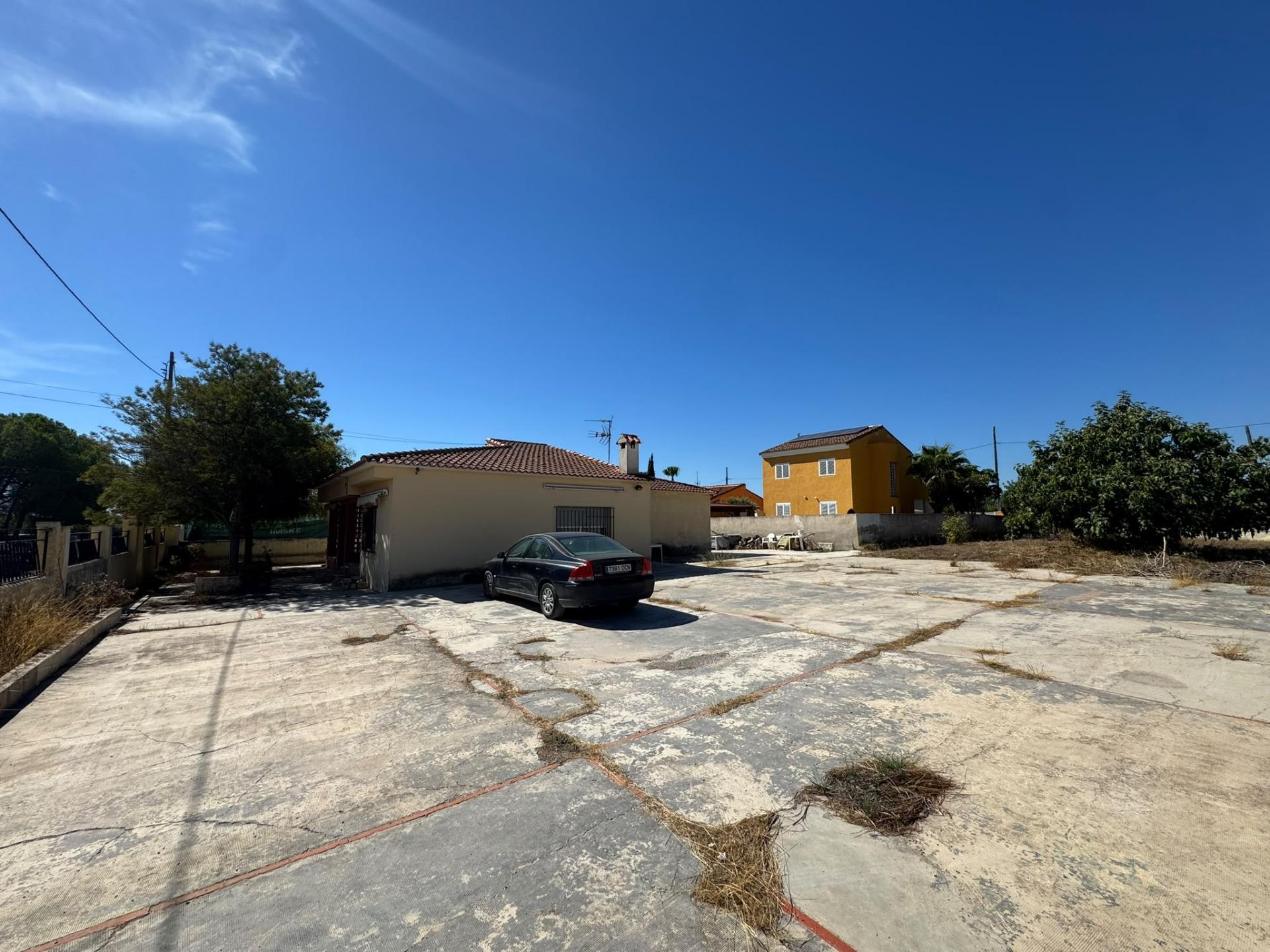 Villa te koop in Lliria