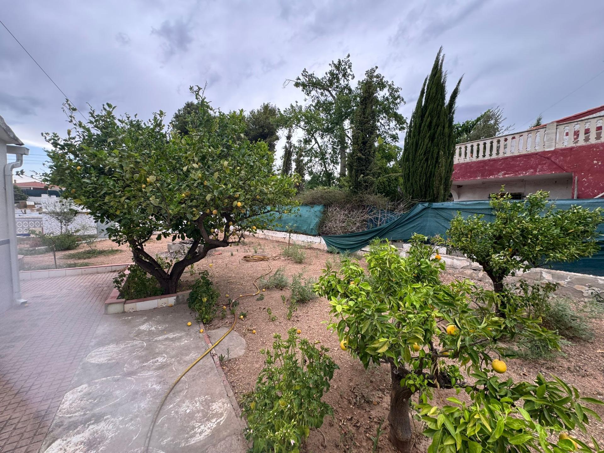 Villa te koop in Lliria