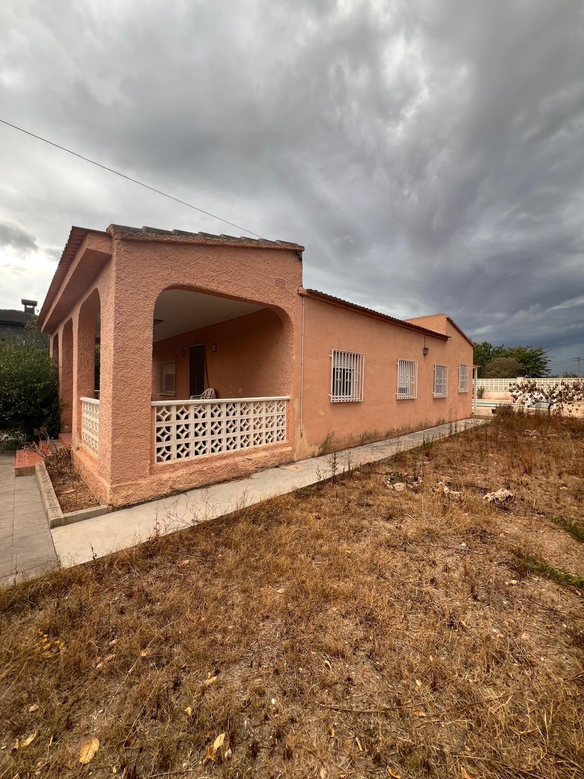 Villa te koop in Lliria