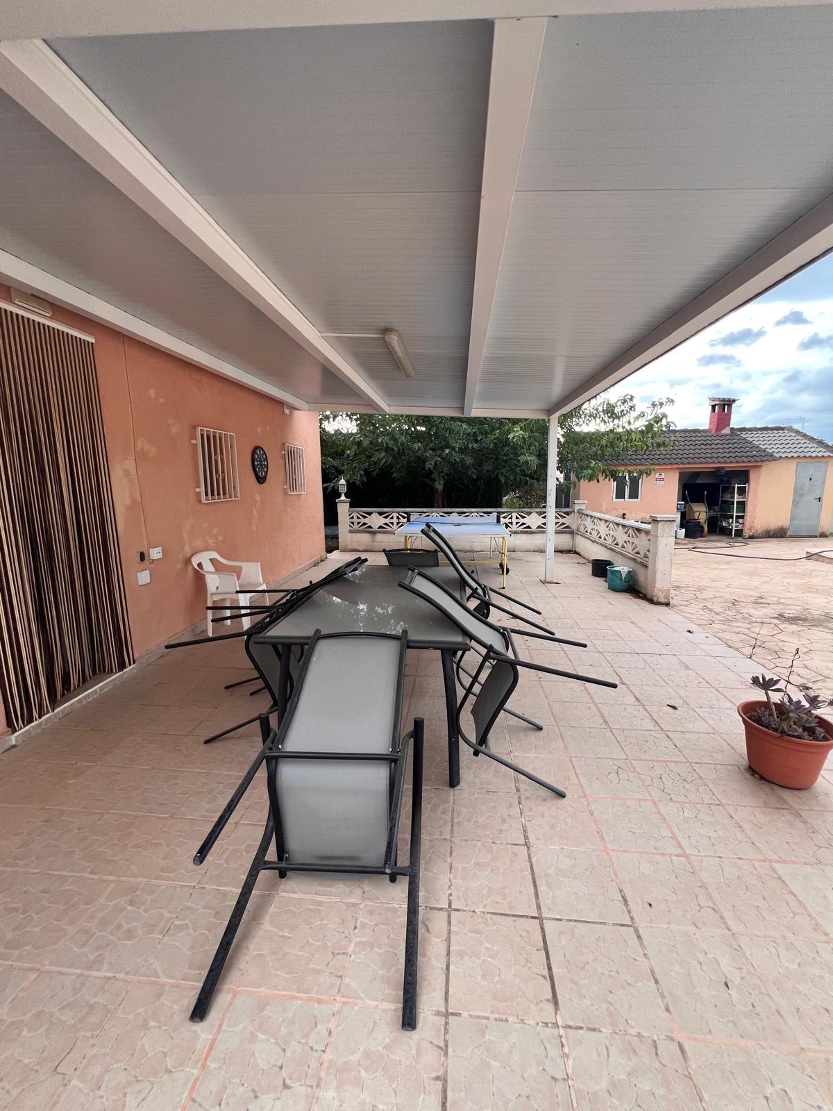 Villa te koop in Lliria