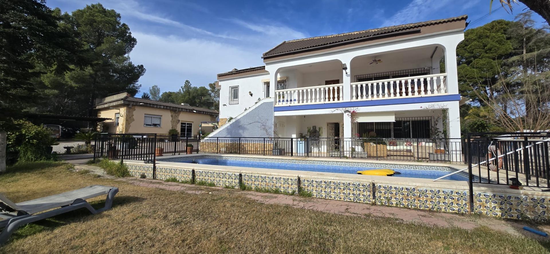 Villa te koop in Olocau