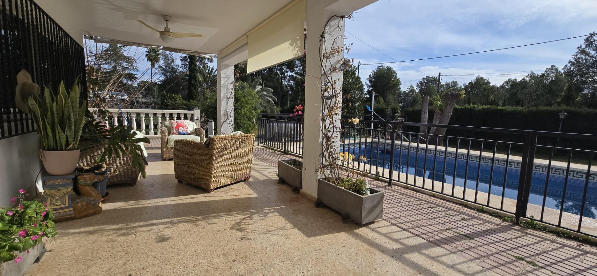 Villa te koop in Olocau