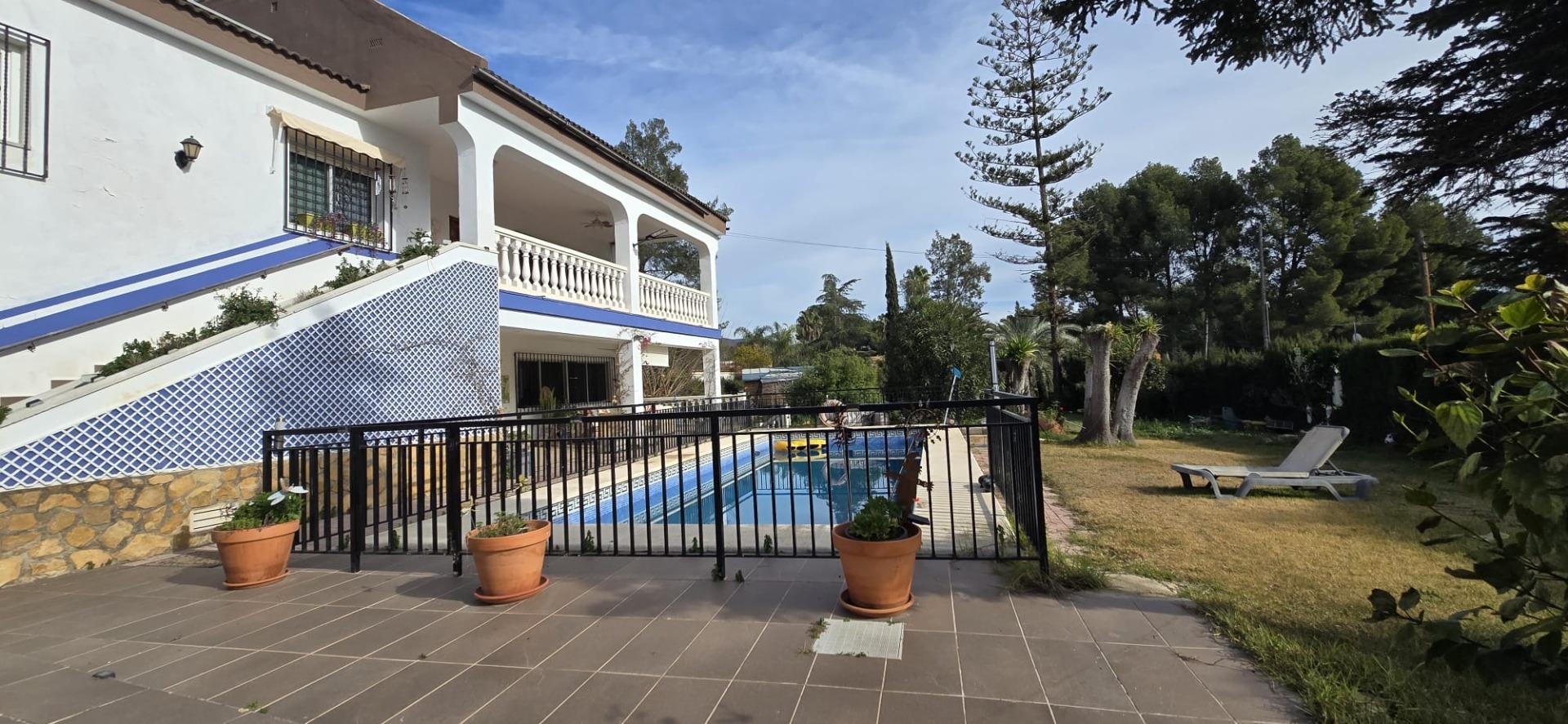 Villa te koop in Olocau