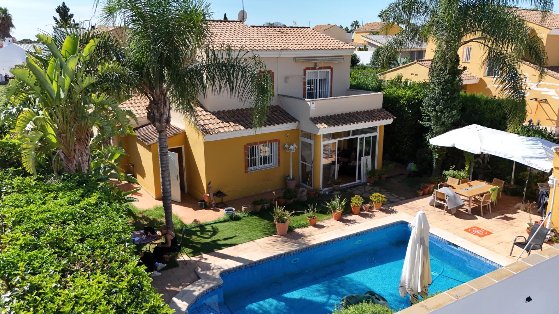 Villa te koop in Lliria